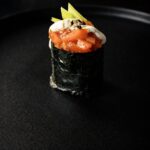 Gunkan de Salmón Picante 🌶️ (🌾, 🌱, 🌰, 🥬, 🟡,🫘)